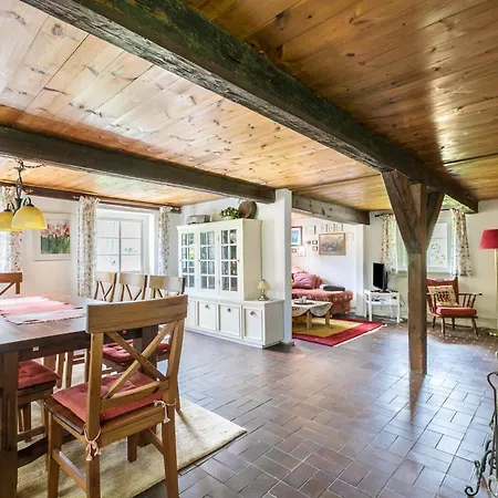 Kleiner Knopp Apartment