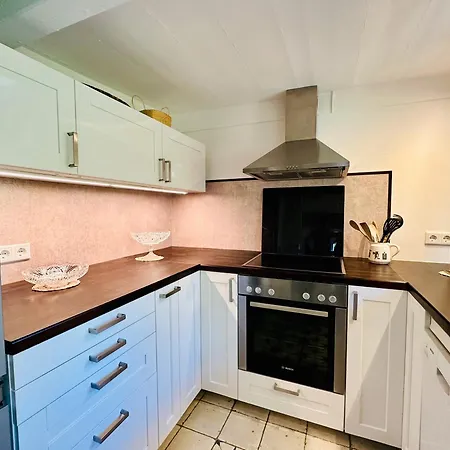 Kleiner Knopp Apartment