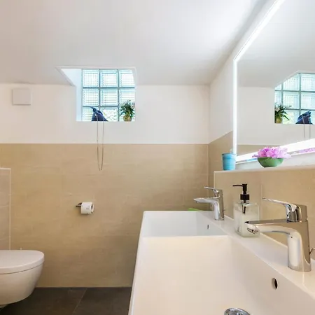 Kleiner Knopp Apartment *